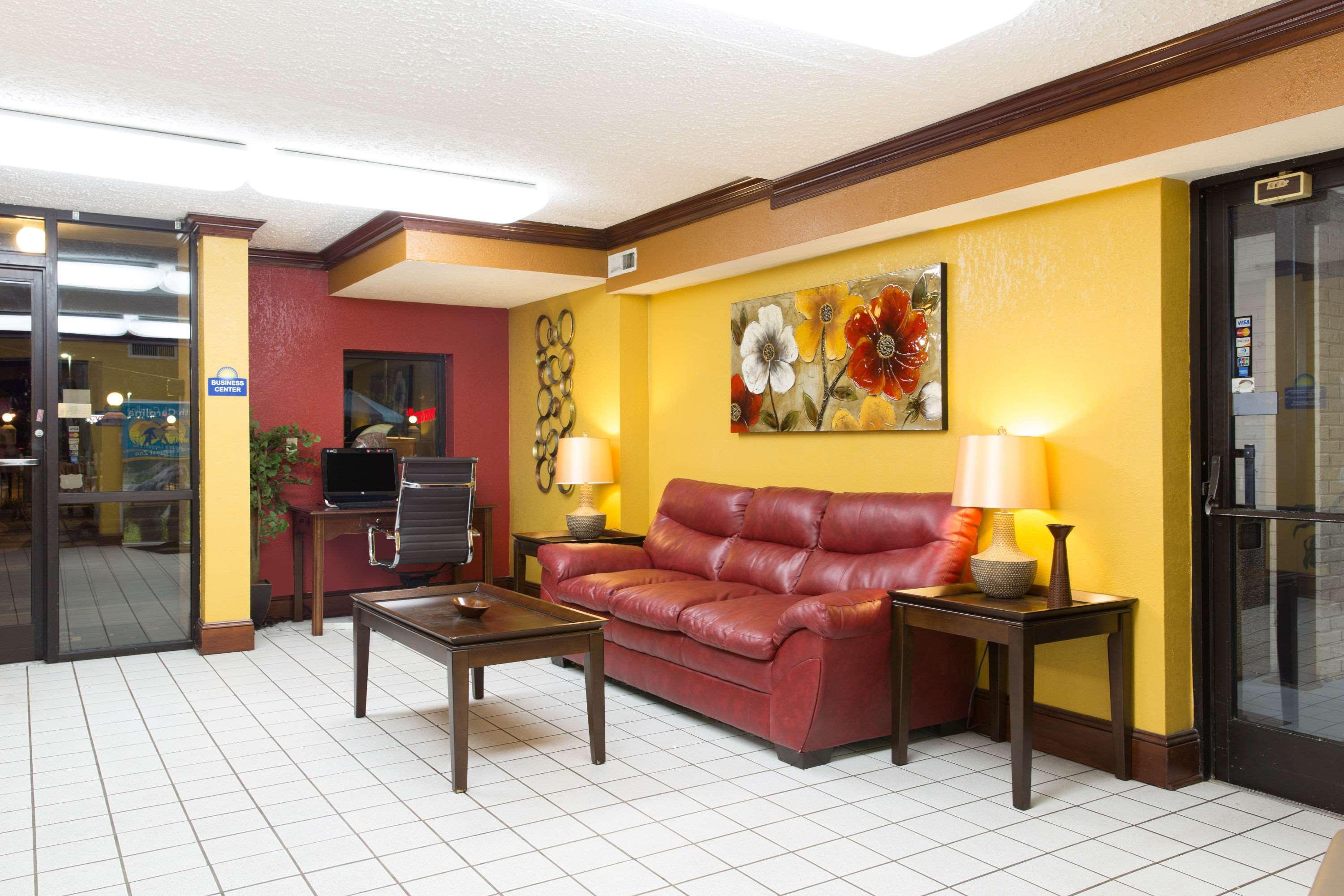 Days Inn By Wyndham High Point/Archdale Exterior photo
